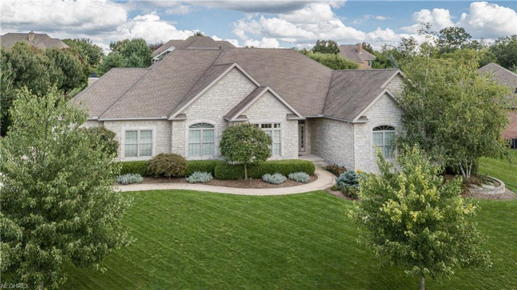 1327 Alexandria Southeast, Canton